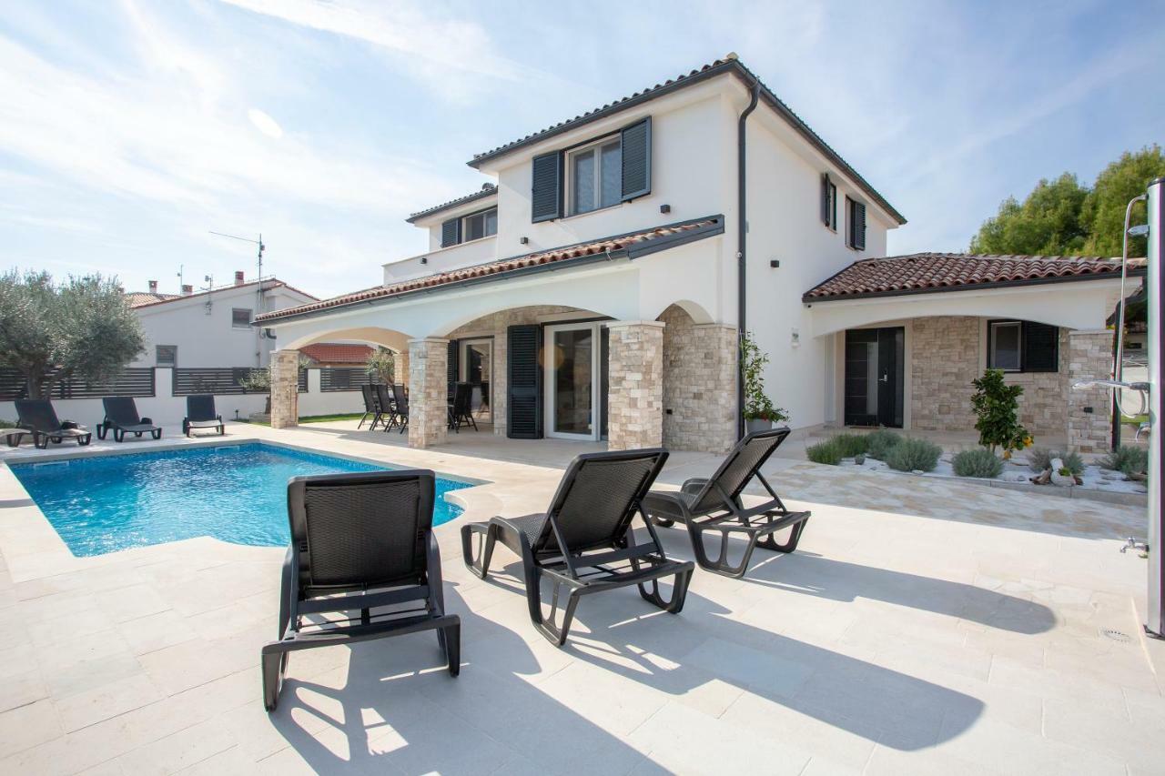 Kata Villa