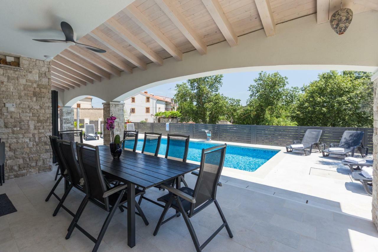 Kata Villa *